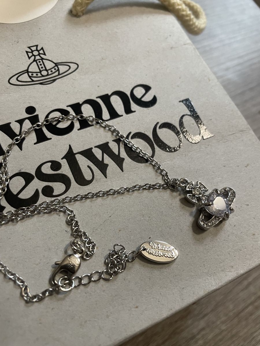 Colliers: Vivienne Westwood Necklaces – Neuf (Voir description) à Balerna par jay_9qzs 1