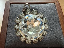 Vintage Anhänger mit Strasssteinen