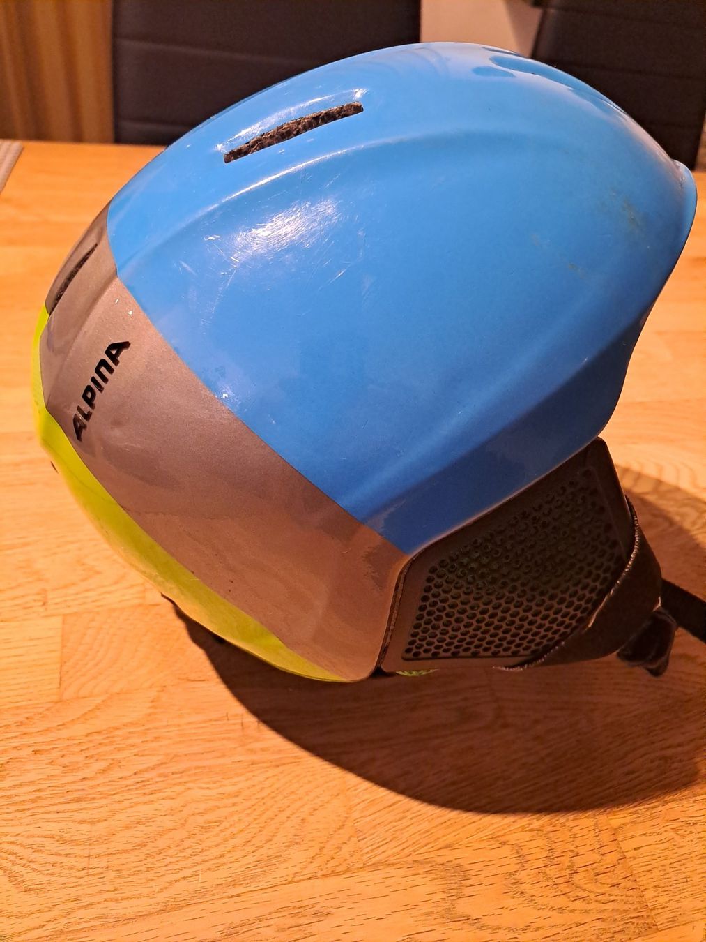 Alpina Caschi: Kinder-Skihelm Alpina – Usato da Ilanz venduto da abc987