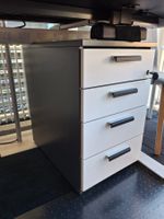 Untentisch container