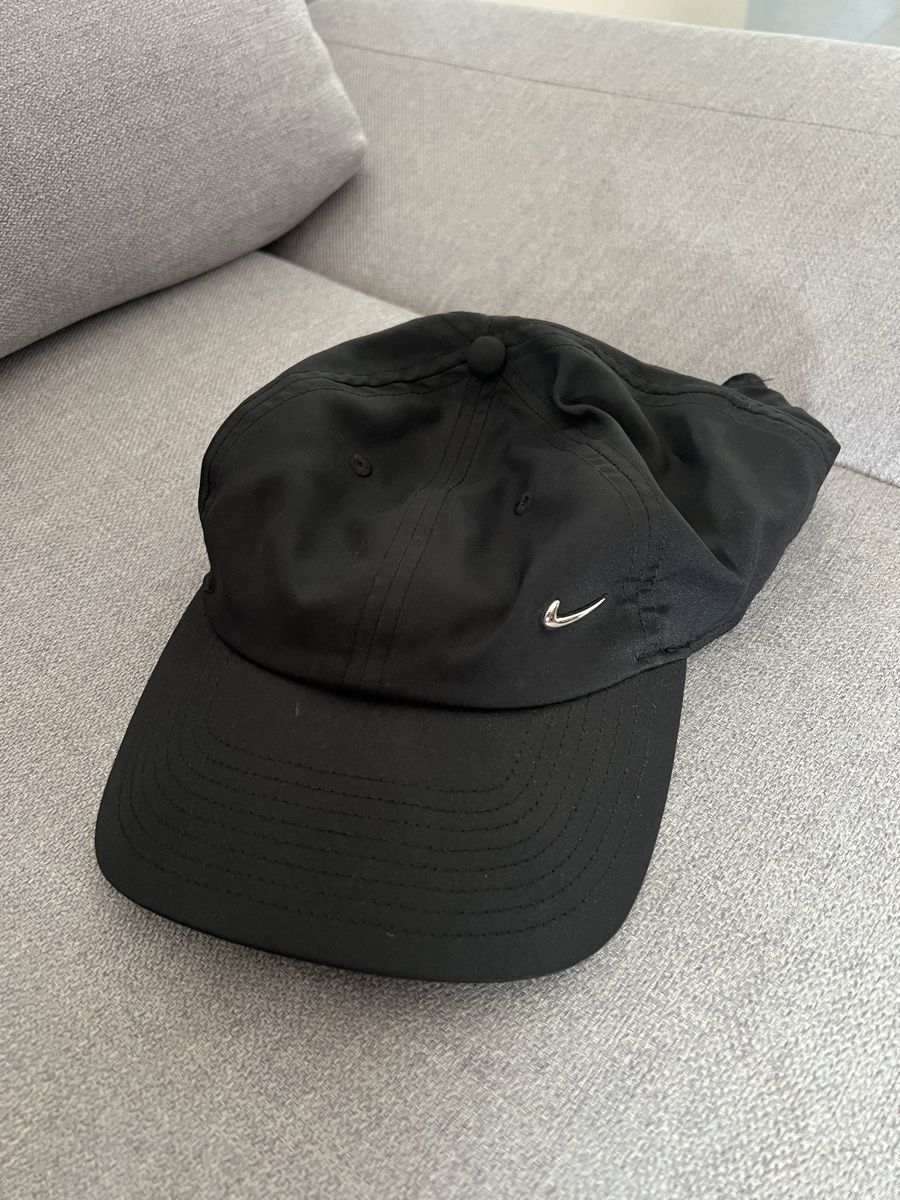 Nike Copricapi, berretti & cappellini: Casquette Nike noire – Usato da Vevey venduto da sec_vgj5