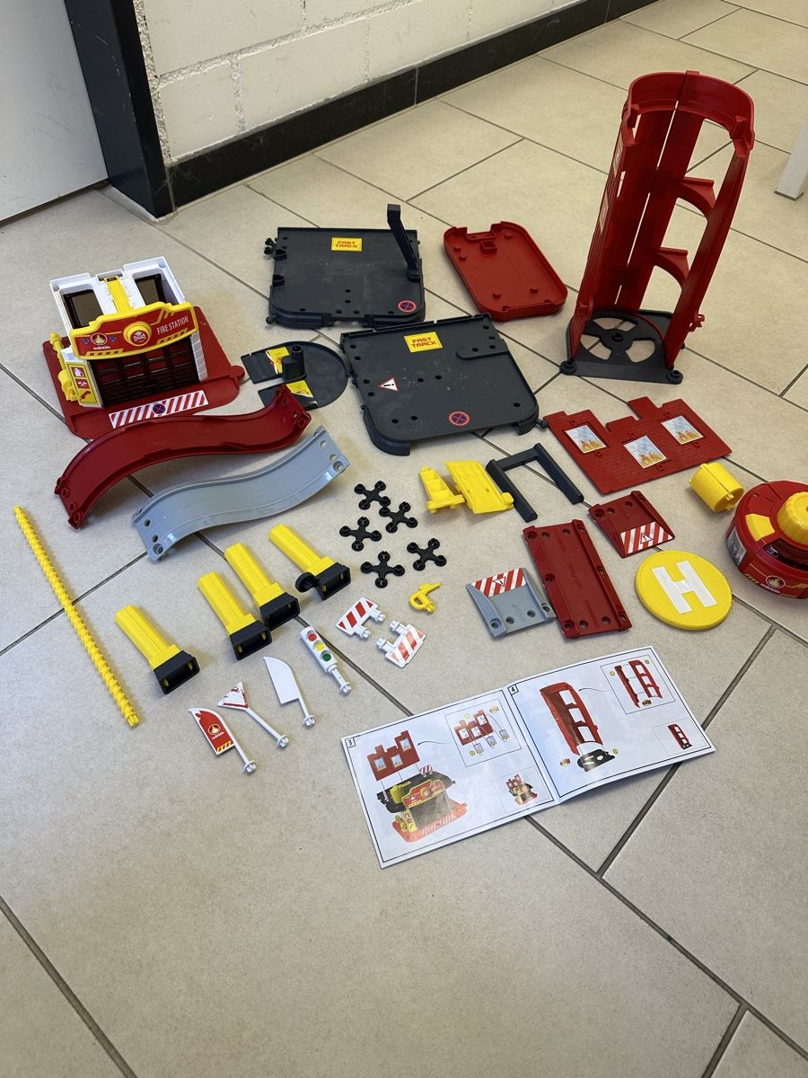 Casette per bambini: Feuerwehrstation Spielset – Usato da Dietikon venduto da mike.thorton 2