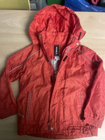Rote Brugi Regenjacke Gr. 128/134, Top für den Winter!