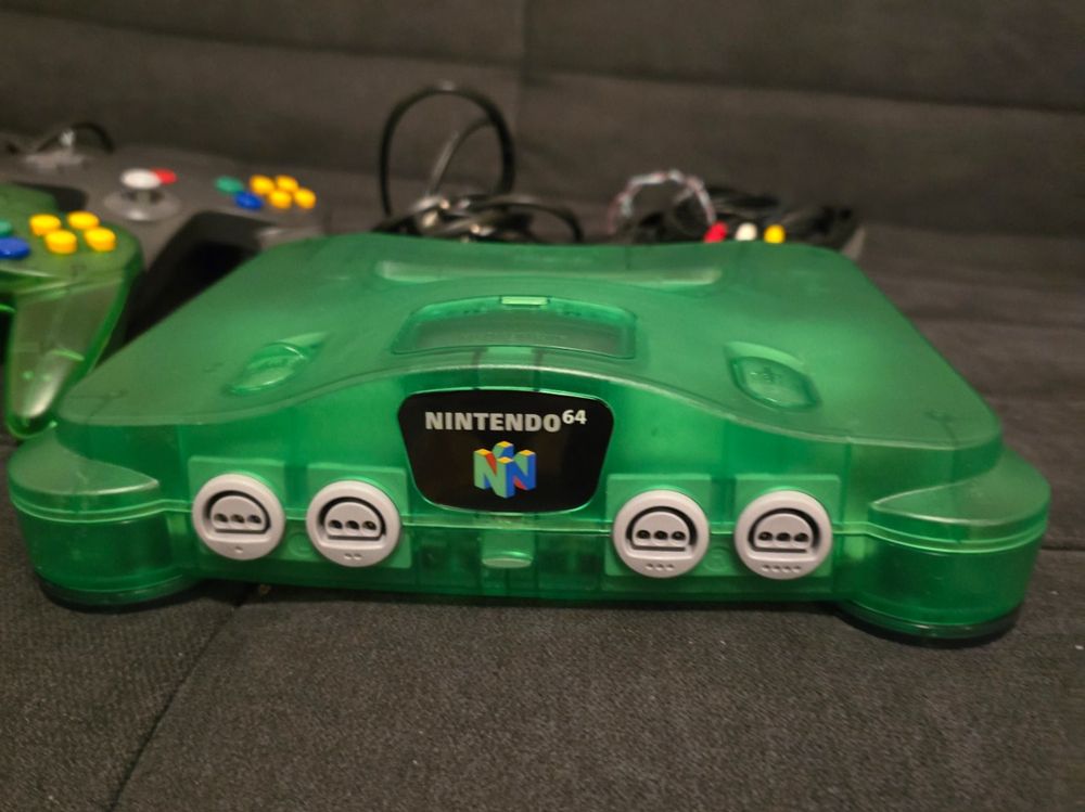 Nintendo N64 Jungle Green Konsole PAL + 2 Pads * TOP* (Gebraucht) in ...
