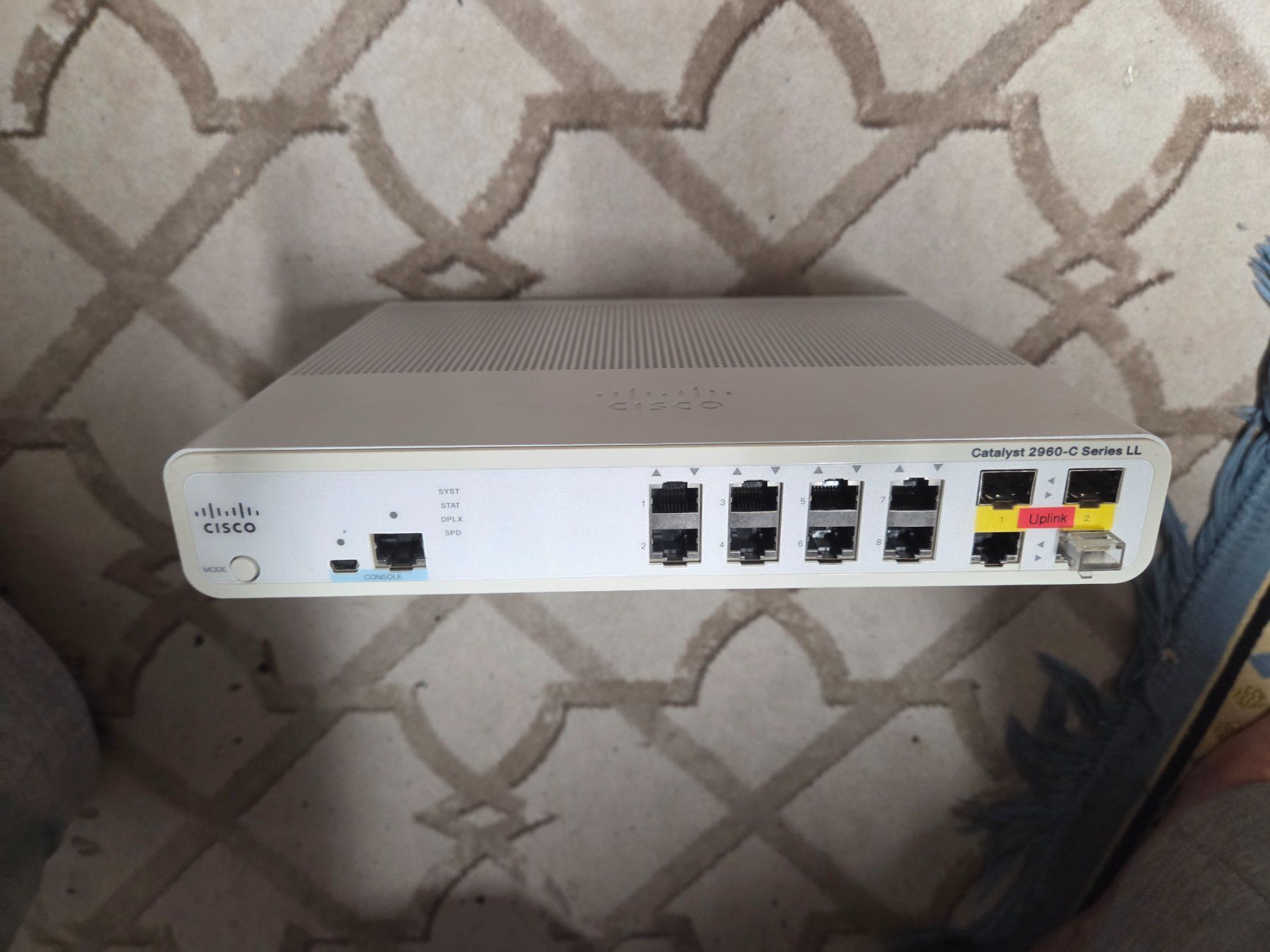 Cisco Hub & Switch: Cisco Catalyst 2960-C WS-C2960C-8PC-L 8-Port PoE switch – Usato da Zürich venduto da Alibaba1234 3