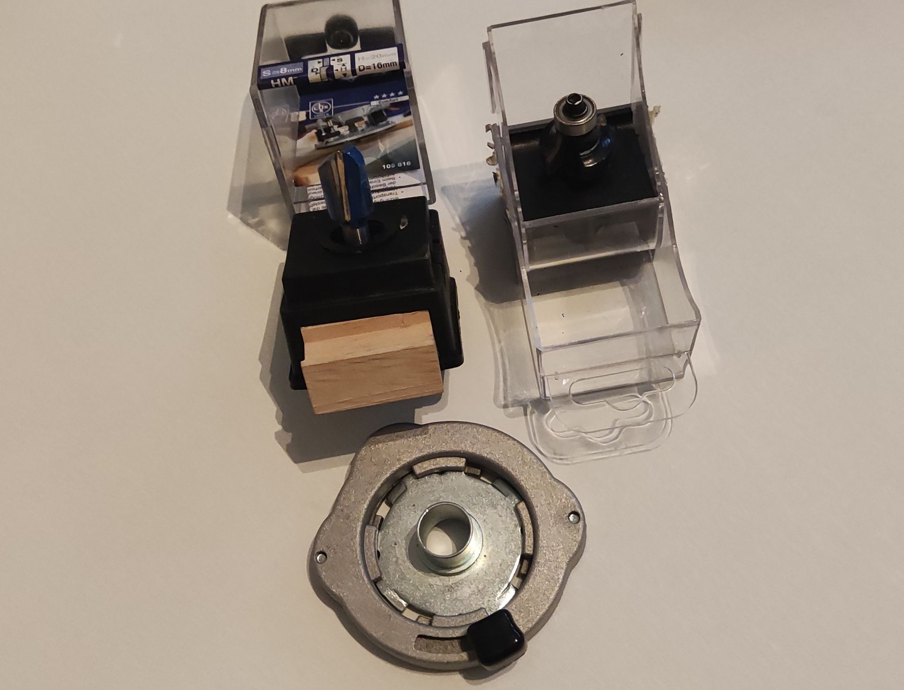 Busch Alle Maschinen: Bosch GOF 1250CE Proffessional – Gebraucht aus BASEL von E-Bro.Electro 3