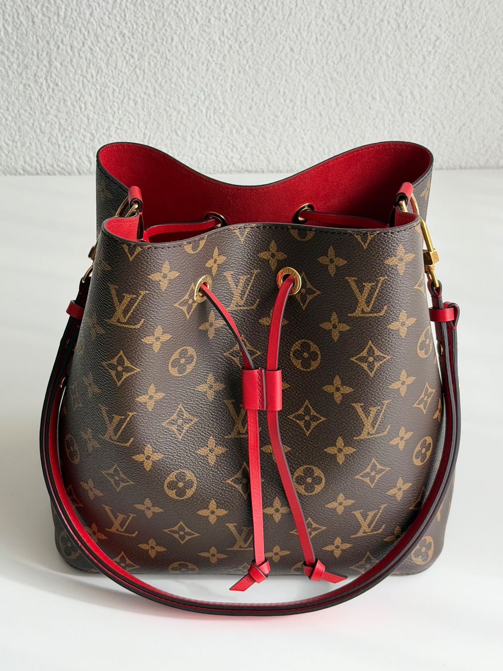 Louis Vuitton Borse da donna: Louis Vuitton Néonoé – Usato da Reinach AG venduto da gab_8s7m 3