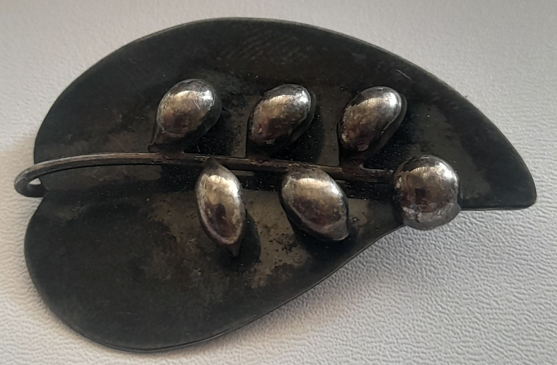Broches & Aiguilles: Broche ancienne en argent 925. – D'occasion à Lausanne par Glam-Luxe
