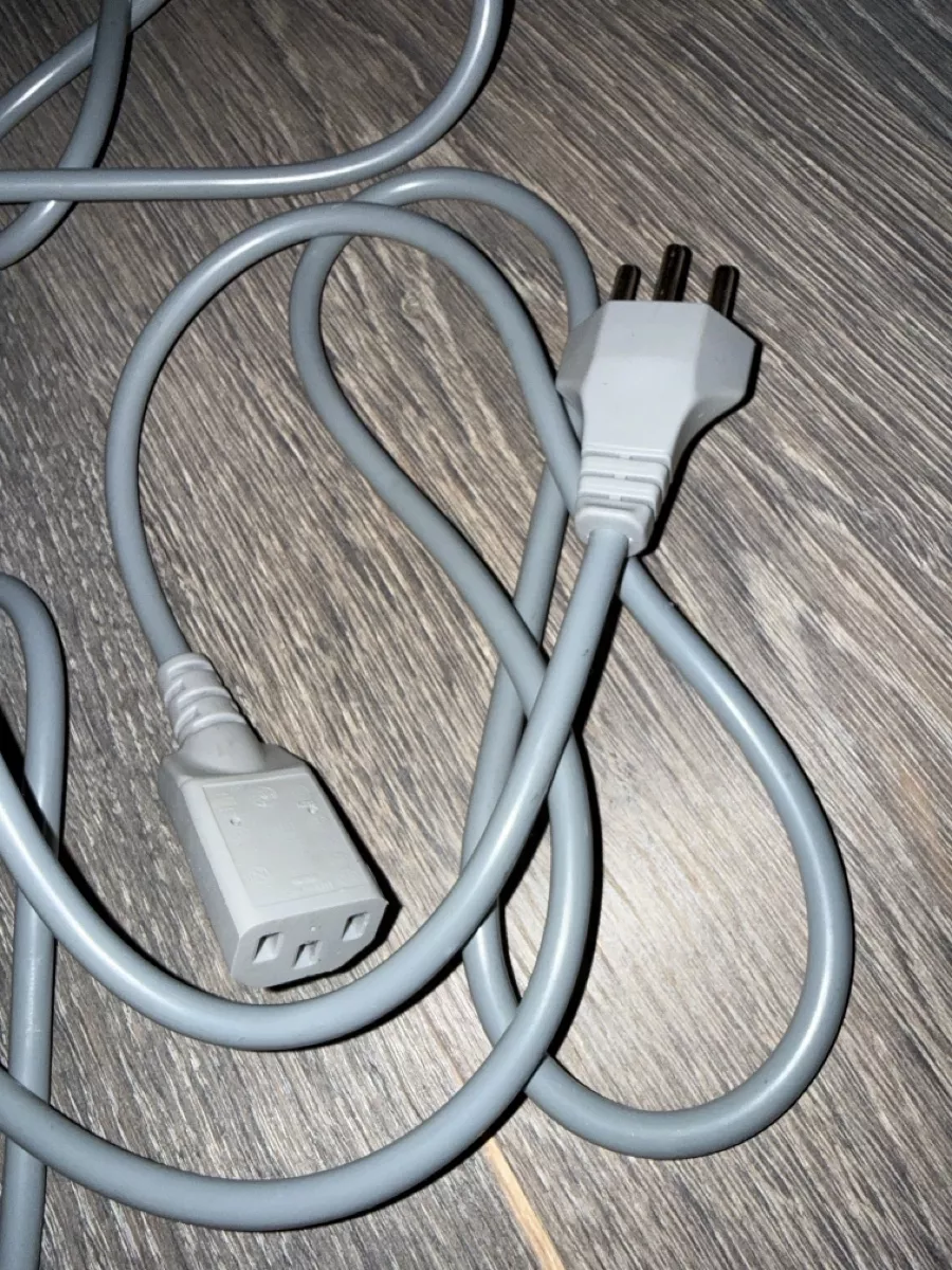 Cavi: Kable C13 Schweizer Stecker grau – Usato da Euthal venduto da 99Antik