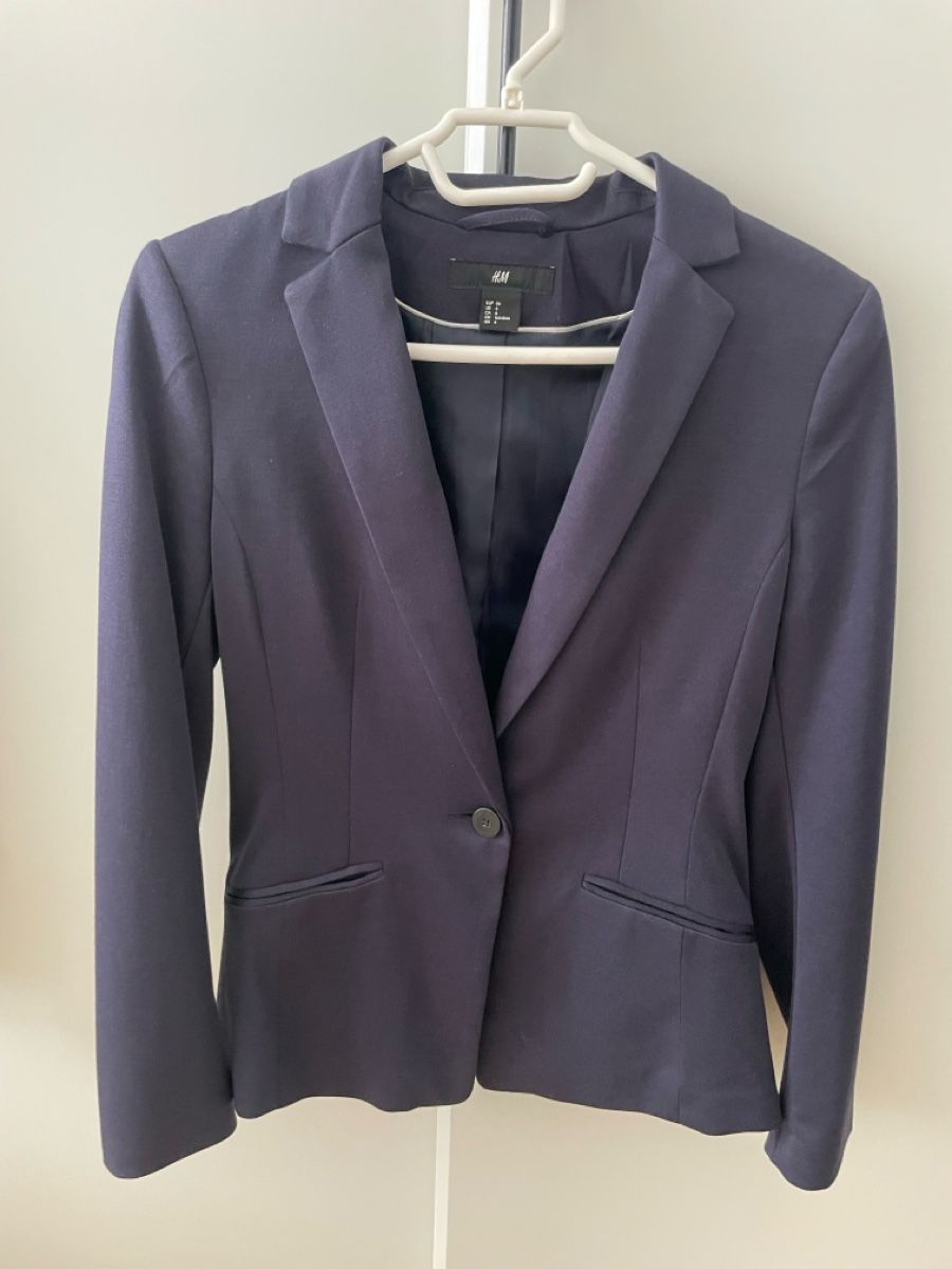 H&M Completi & Tailleur: H&M Damen Blazer, Dunkelblau, Grösse 36 – Usato da Kloten venduto da Tanjaselina