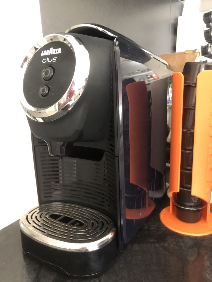 Lavazza Macchine per caffè & Macchine per espresso: Machine à café Lavazza Blue + 48 capsules – Nuovo (secondo la descrizione) da Noville venduto da Berlusconi55