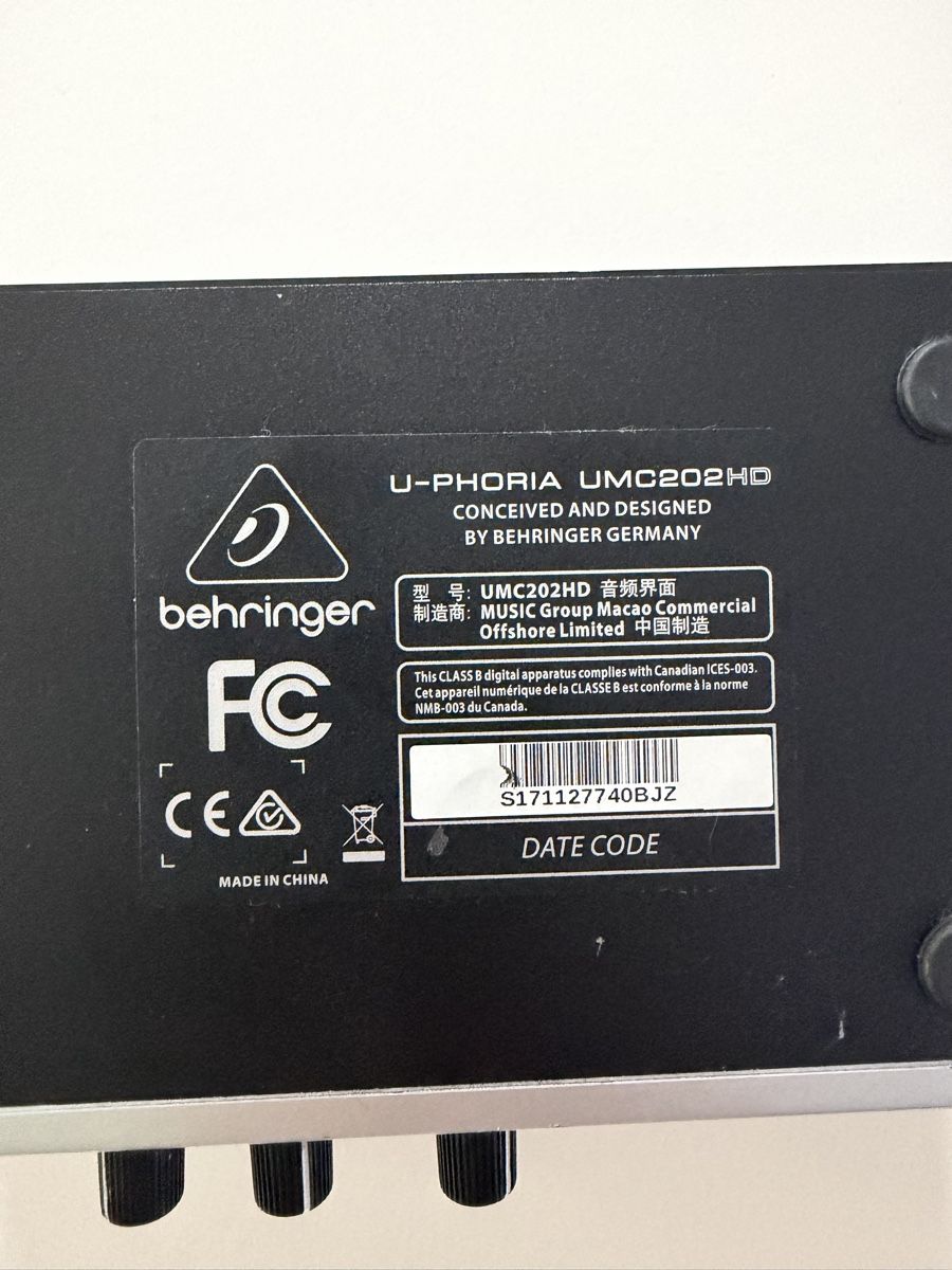 Behringer Attrezzatura per studi di registrazione: Carte son Behringer U-PHORIA UMC202HD – Usato da Cornol venduto da zep-3 1