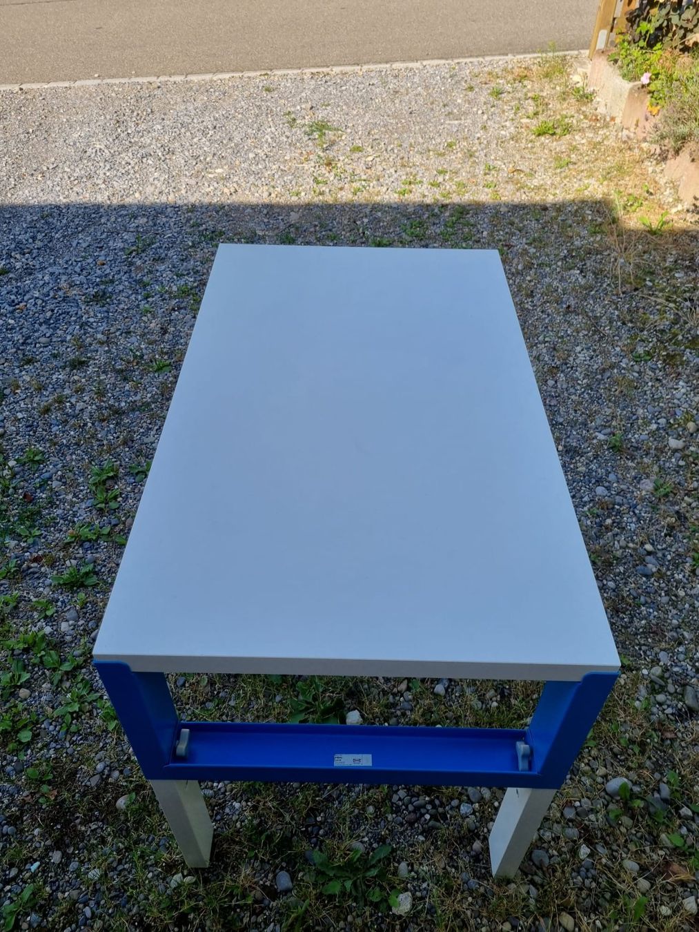 Ikea Tavoli: Schöner IKEA Kindertisch, blau/weiss – Usato da Uster venduto da chiki-chiki 5