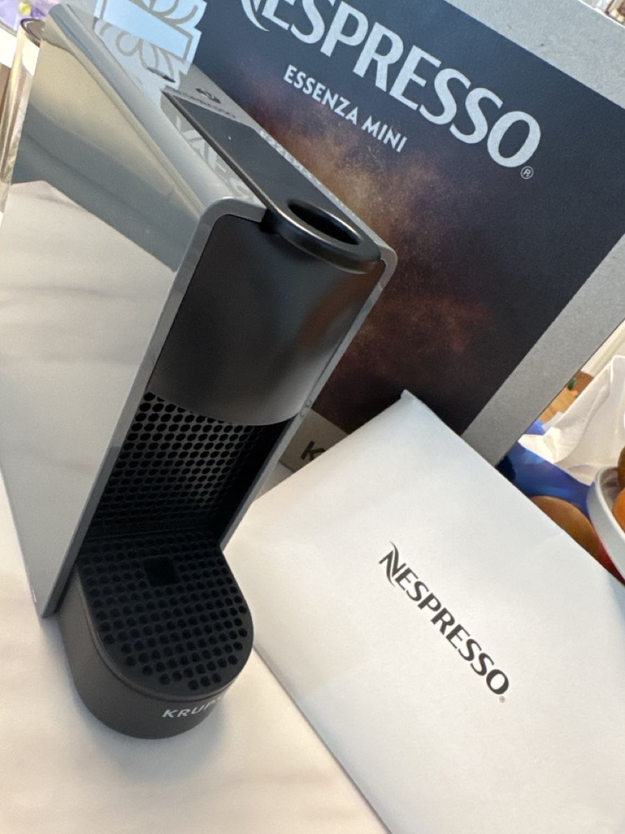 Krups Macchine per caffè & Macchine per espresso: Essencza mini- nespresso – Nuovo (secondo la descrizione) da Glattbrugg venduto da prod01 2