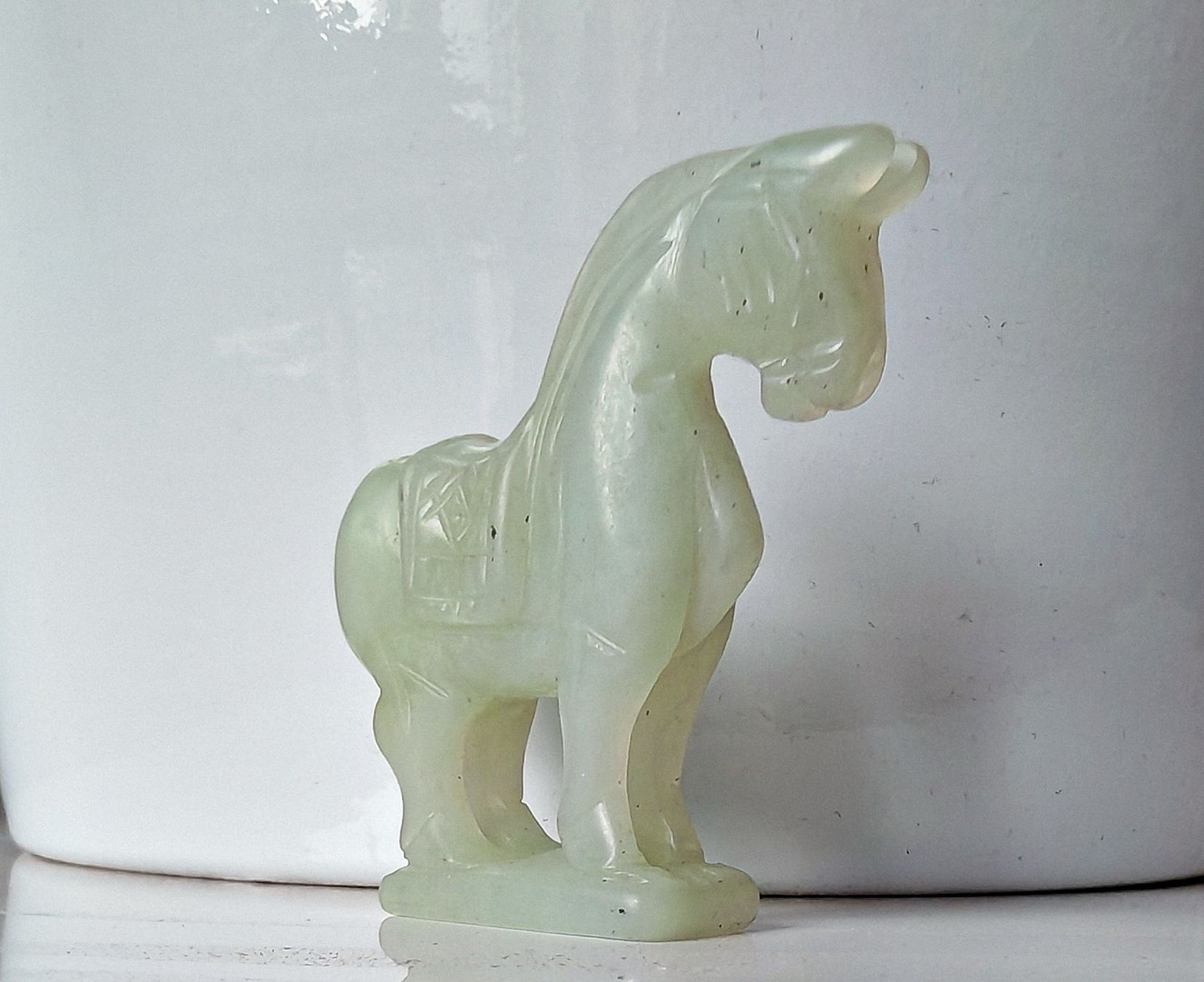 Statuette: Kleines Jade Pferdchen, China – Usato da Zuerich venduto da Antiquarium 1