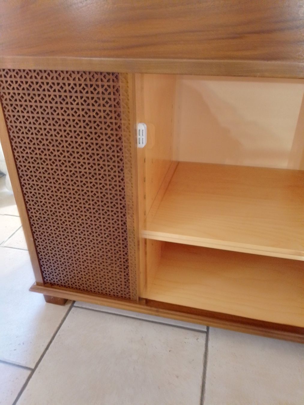 Büffets: Meuble pour tourne-disque – Gebraucht aus St-Imier von chr_mr8h 3