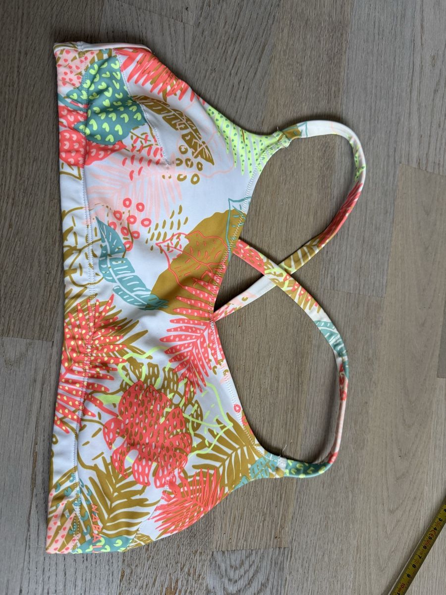 Badekleider & Bikinis: Bikini-Top mit Blumenmuster, Gr. S/M – Gebraucht aus Rubigen von Elmacino