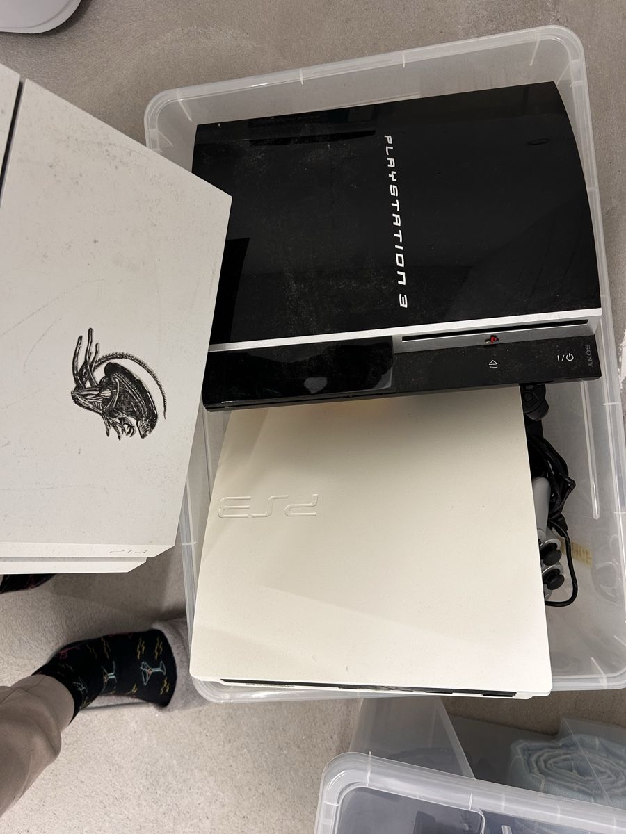 Sony Consoles: PlayStation 3 und 4 – D'occasion à Hunzenschwil par M.Nadler01 1