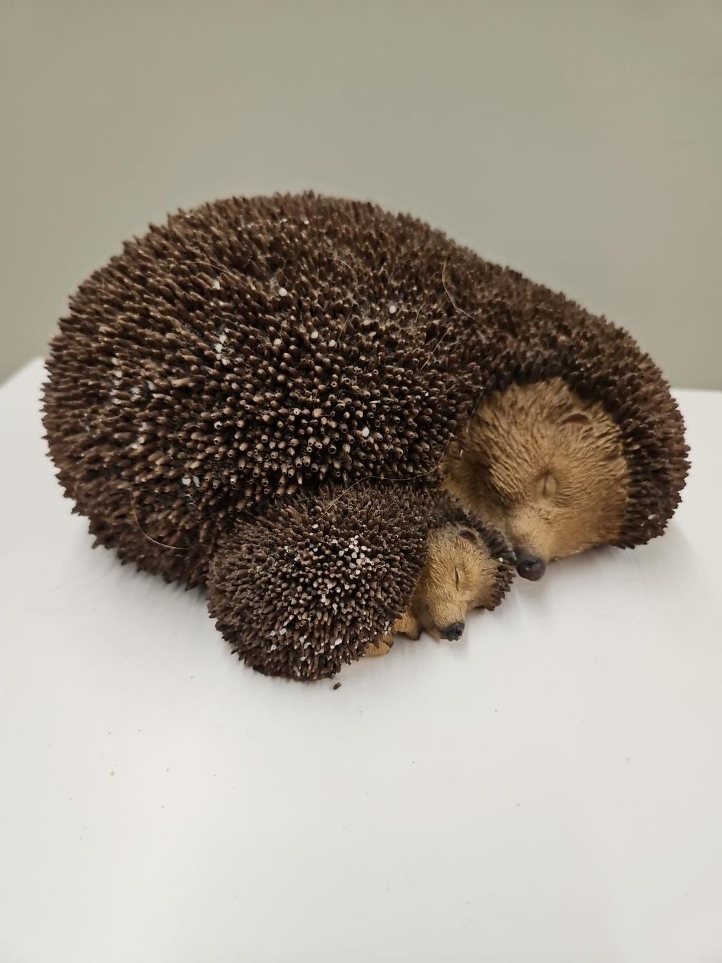 Alle Dekorationen: Igel mit jungem 28 x 18 cm – Gebraucht aus Dielsdorf von Kenan997