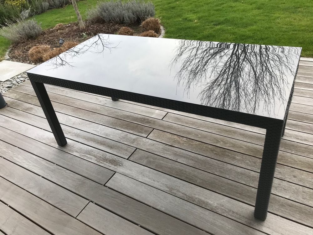 Gartentisch aus Ratan mit Glasplatte Kaufen auf Ricardo