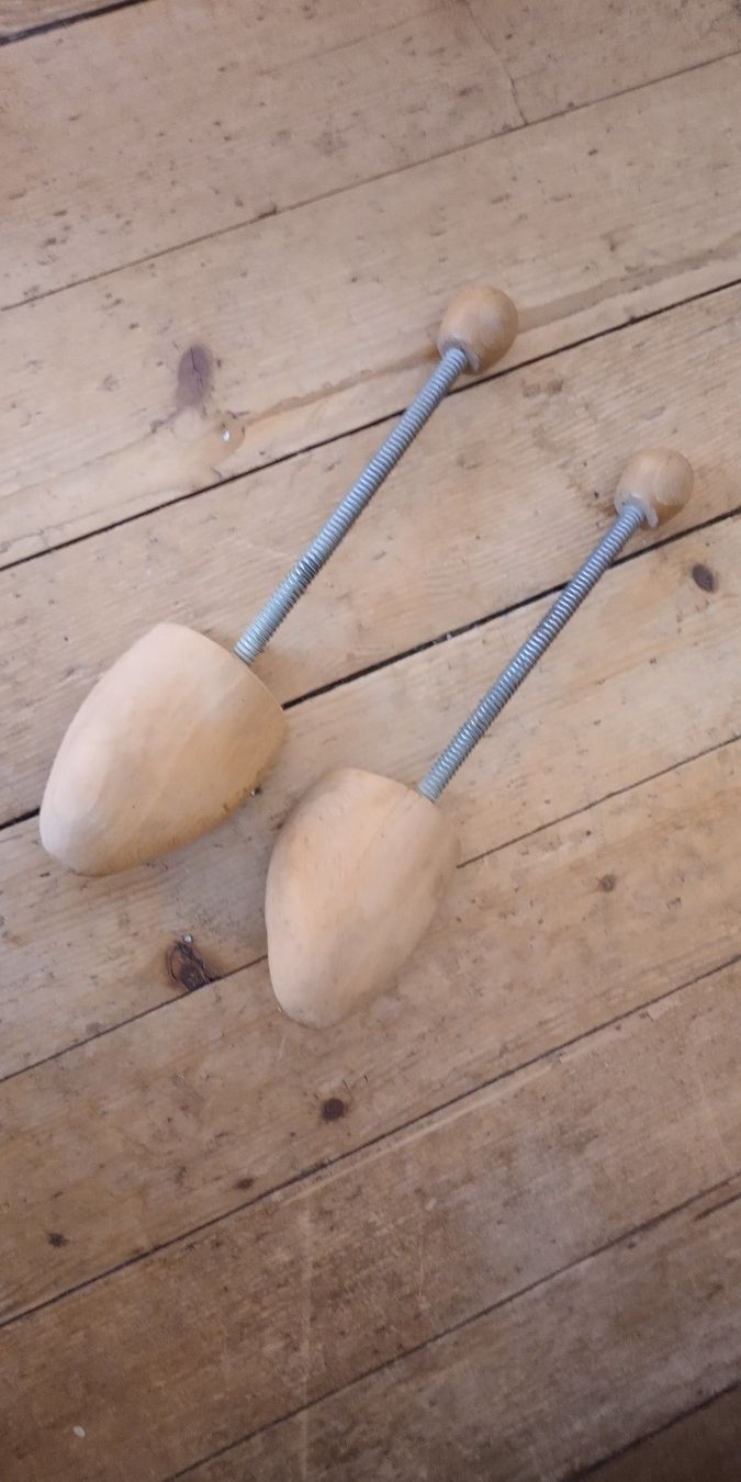 Altro in  Abbigliamento & Accessori: Antike Schuhspanner aus massivem Holz Vintage – Usato da Montreux venduto da Art_et_antiquites