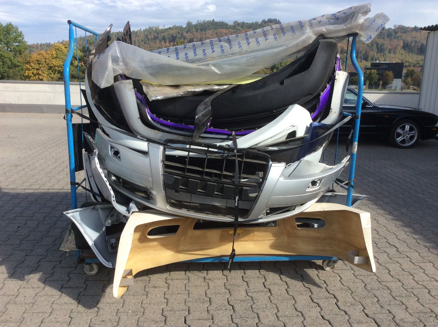 Toutes les pièces auto: Stossstangen div. – D'occasion à Muri b. Bern par trachsel06