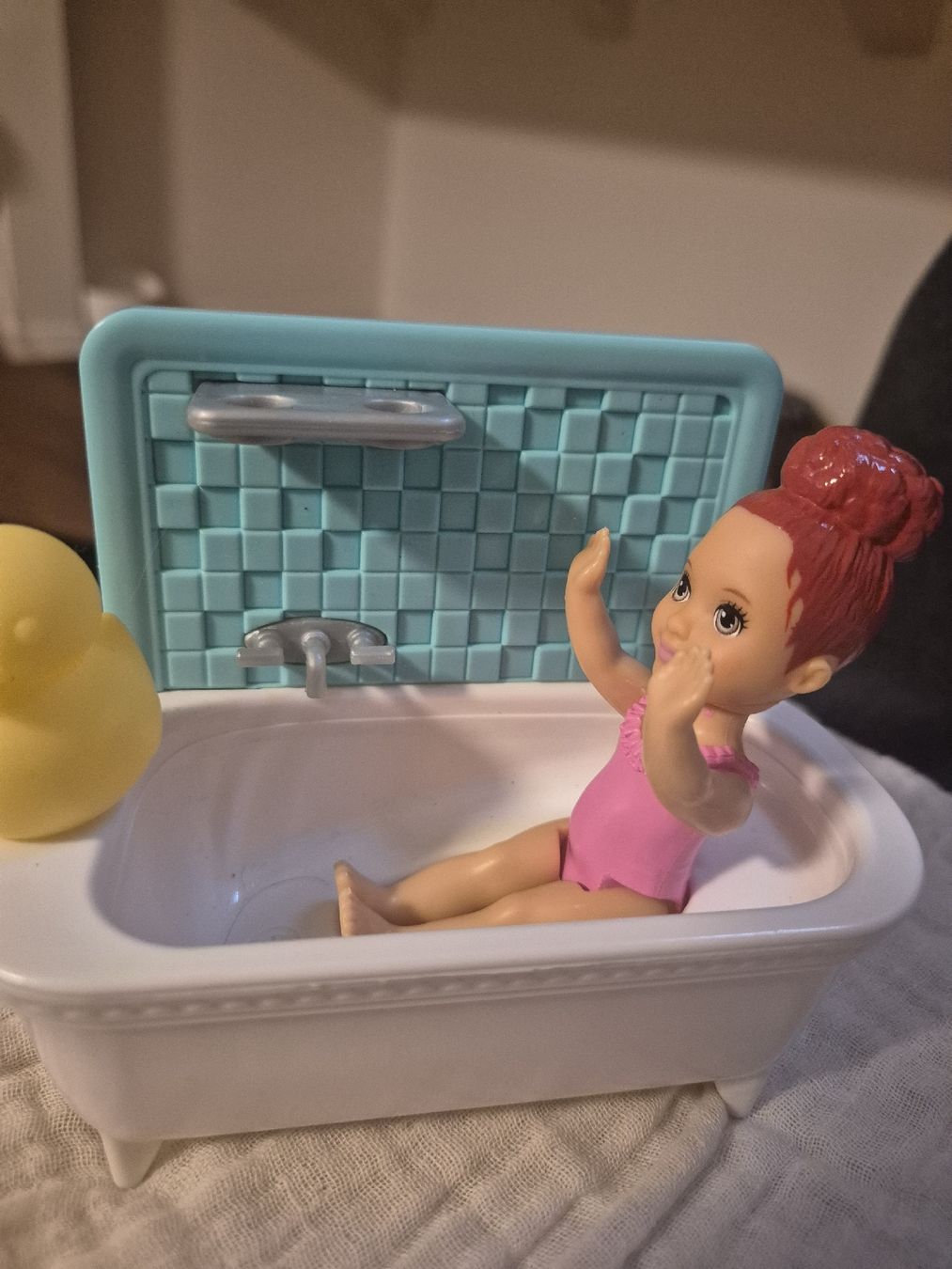 Puppen: Doll set with bathtub and figures  – Gebraucht aus Zürich von mar_h988 2