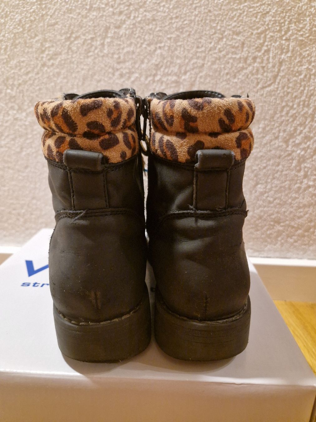 Scarpe per ragazze: Venice Stiefel Mädchen Grösse 35 – Usato da Mellingen venduto da BiBi.16 3