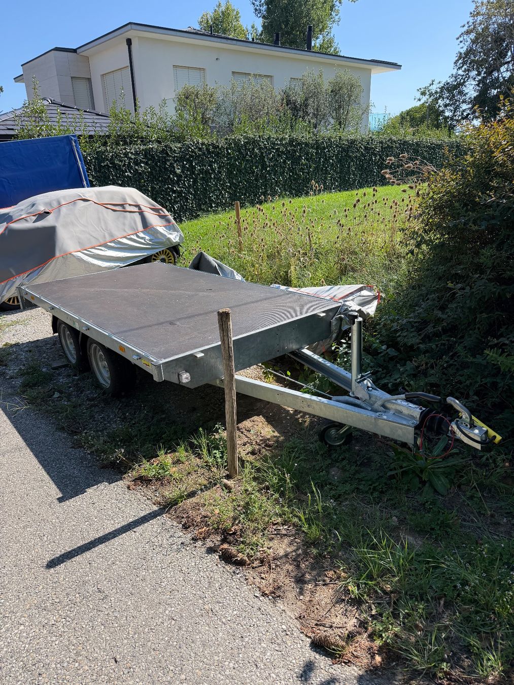 Eduard Anhänger: Remorque transport de choses avec rampes – Gebraucht aus Mies von fjm_5rwy