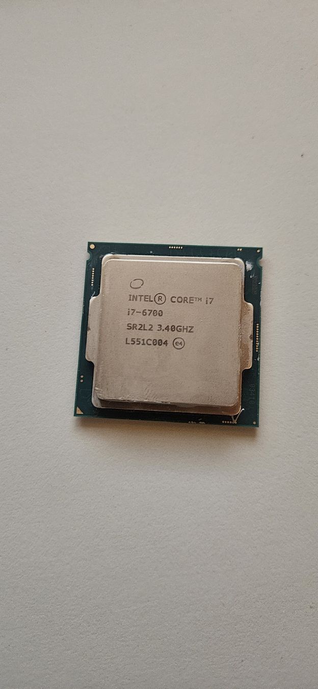 Intel PC: Prozessor Intel Core i7-6700 3.40GHz – Usato da Gelfingen venduto da Kilianfischer