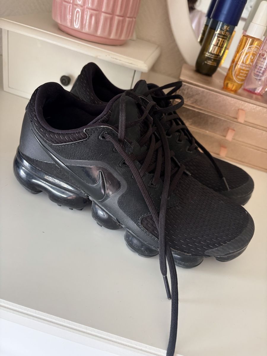 Nike Scarpe da donna: Nike Schuhe 37  – Usato da Basel venduto da Brunner.T