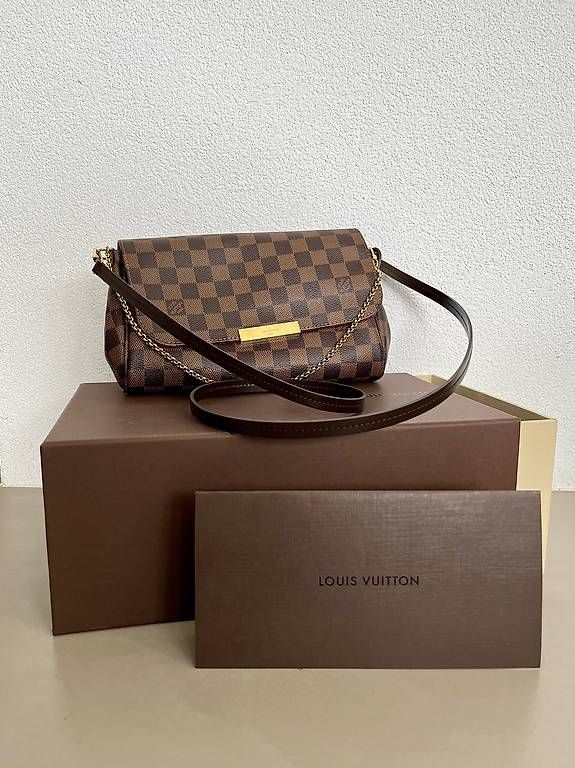 Borse da donna: Louis Vuitton Favorite Mm Damier Ebene – Usato da Pollegio venduto da OceaneBalaj
