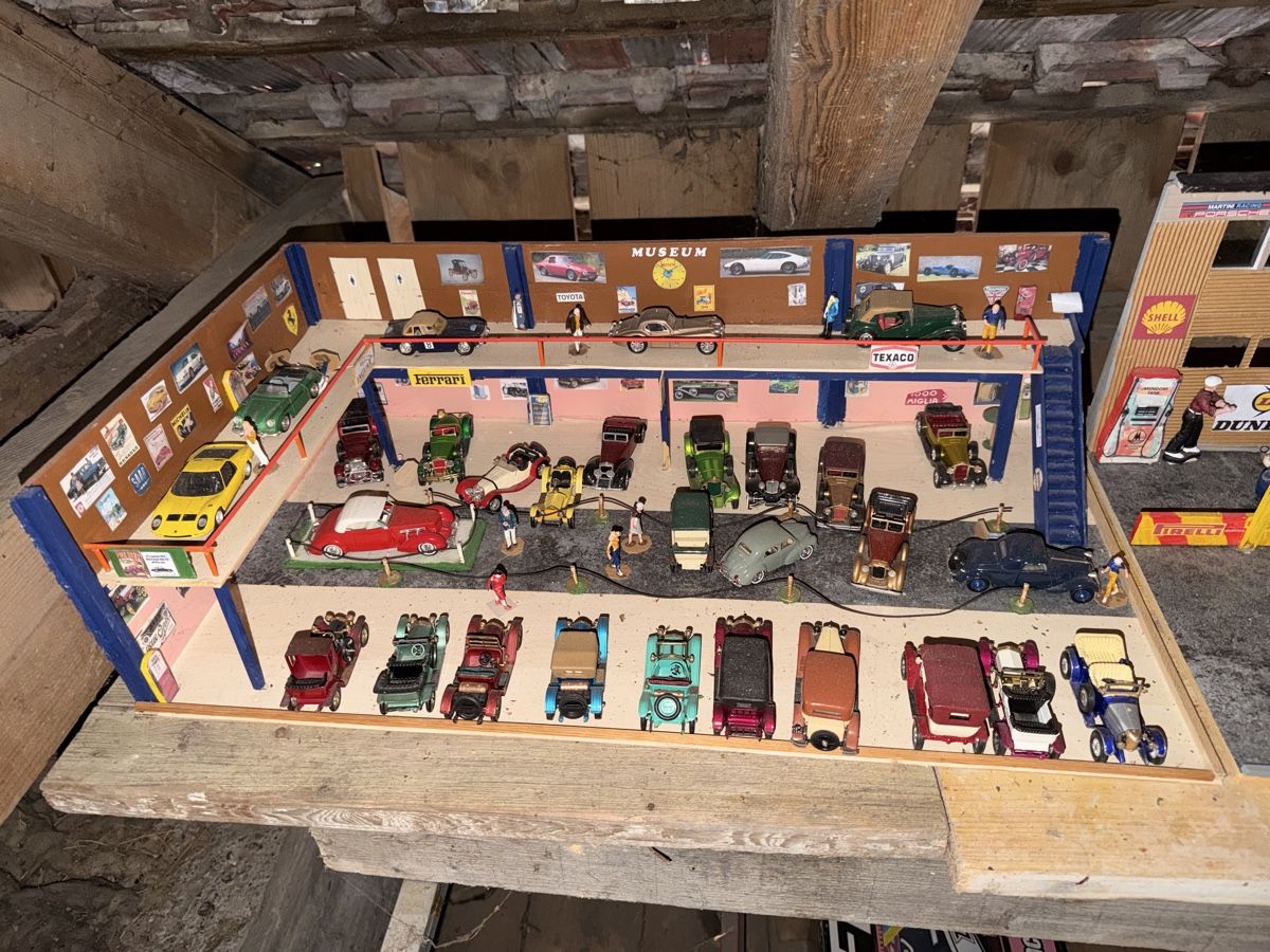 Modellini d'auto: Grosse Modellauto-Sammlung mit Dioramen – Usato da Rheineck venduto da kim_tqr7