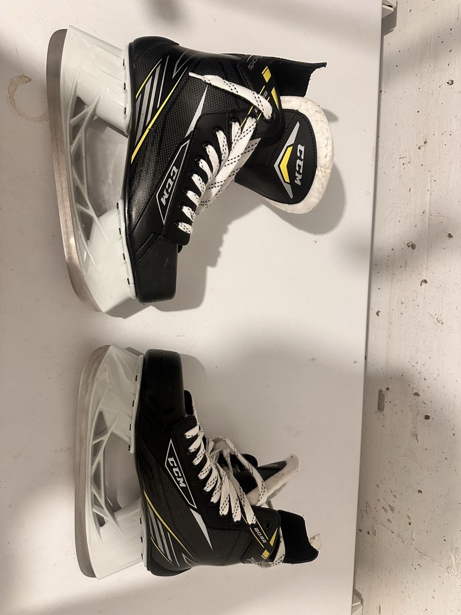Ccm Patins à glace: Ccm skates EU 43 Schlittschuhe  – D'occasion à Hausen am Albis par ysgem 3