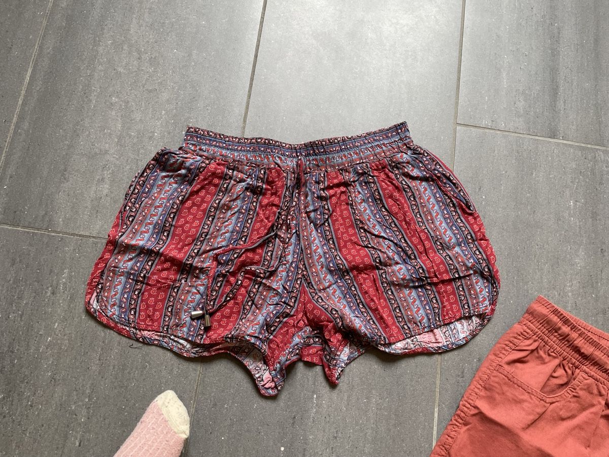 Lotti di vestiti: Shorts 2x – Usato da Full-Reuenthal venduto da Mimi_1986 3
