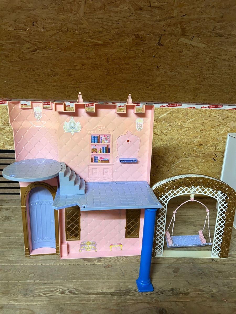 Jouets: Barbieschloss mit Puppe – D'occasion à Farnern par Nalanik 4