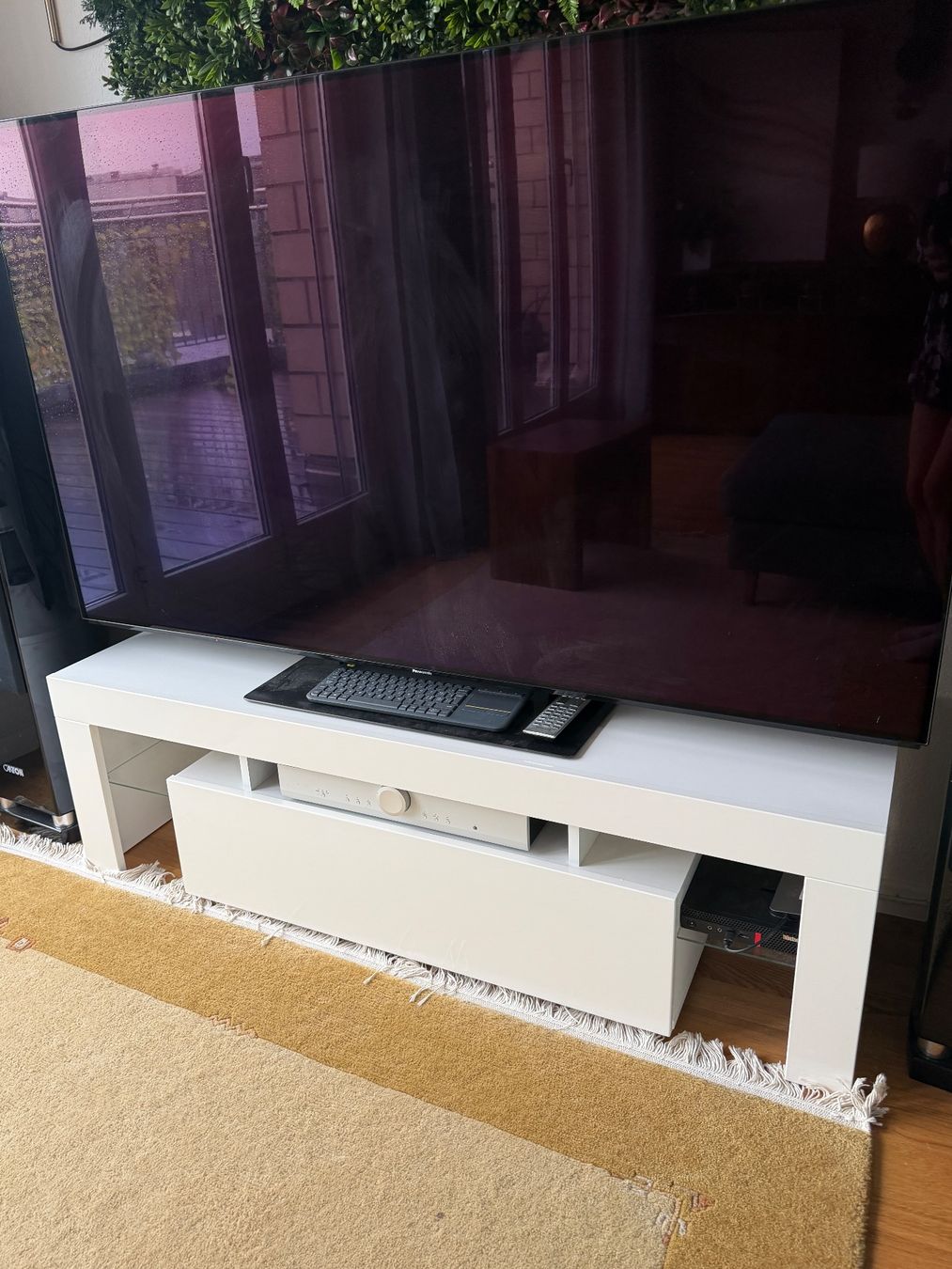 Mobili TV: TV-Möbel / Lowboard / Sideboard in weiss – Usato da Wallisellen venduto da val_mtp5 2