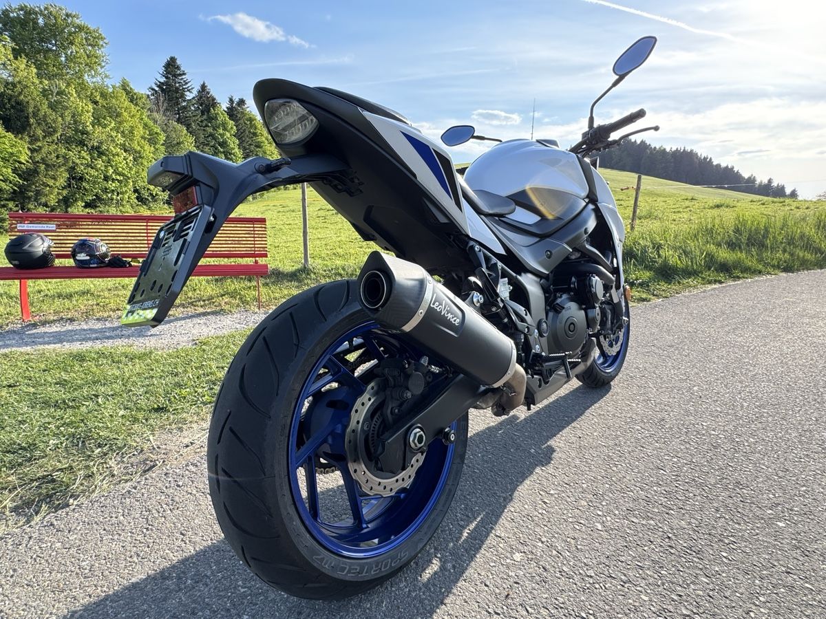 Suzuki Strada: SUZUKI GSX-S 750 ABS – Usato da Luzern venduto da Markusd75 5