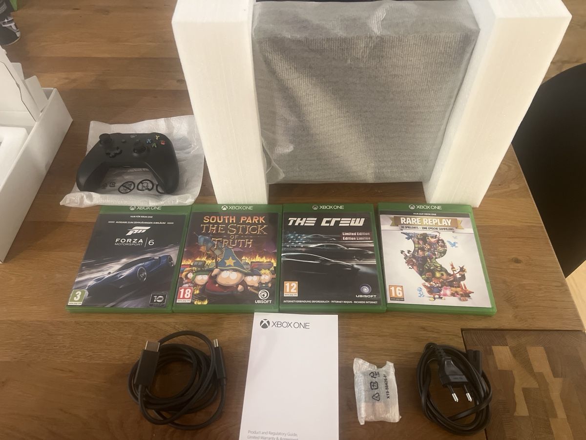 Microsoft Console: Xbox One X 1TB Bundle mit 4 Spielen neuwertig  – Nuovo (secondo la descrizione) da Uznach venduto da Apuutze 2