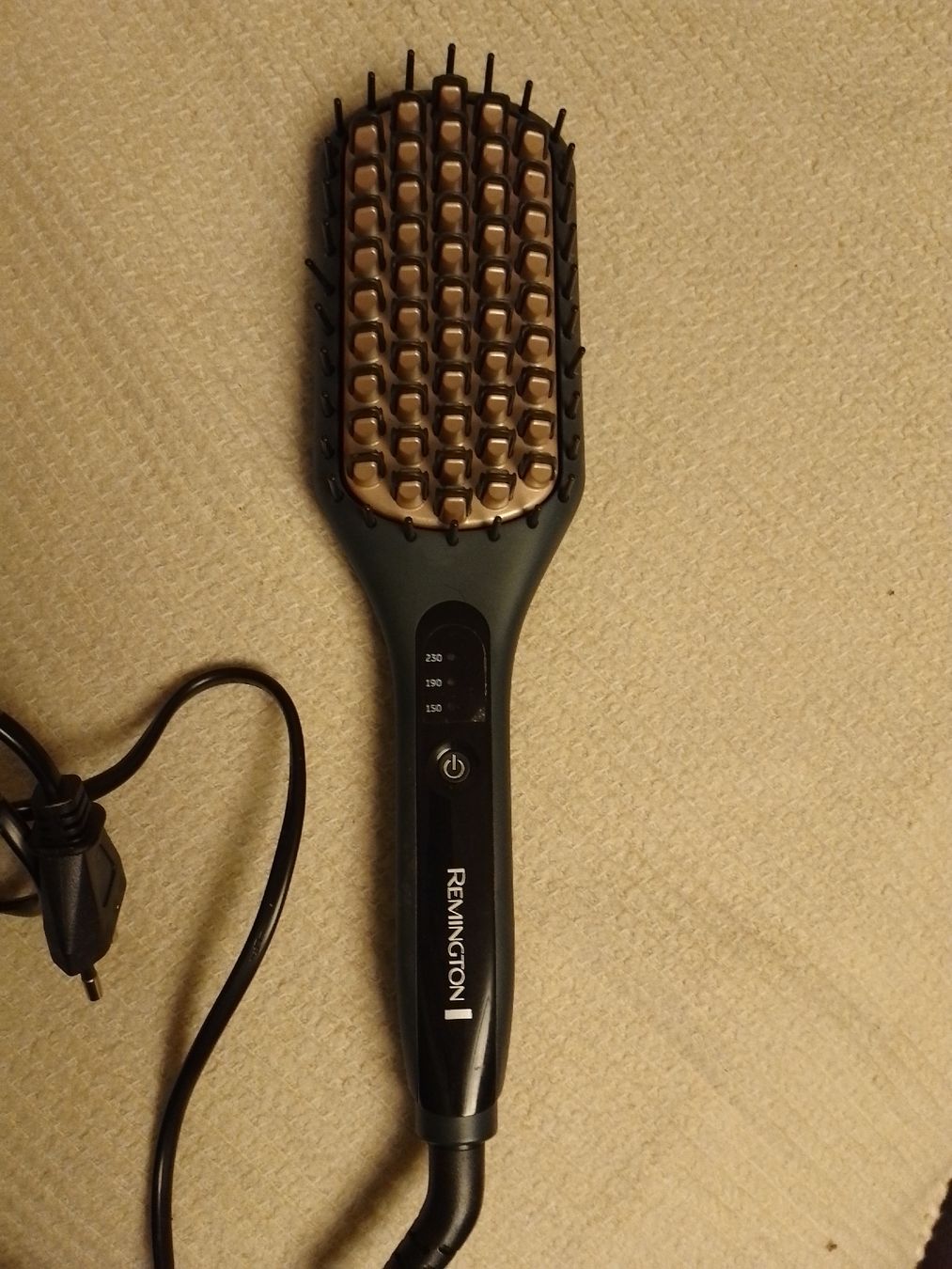 Remington Altro per la cura dei capelli: Remington Glättbürste – Usato da Luzern venduto da GoSecond 2