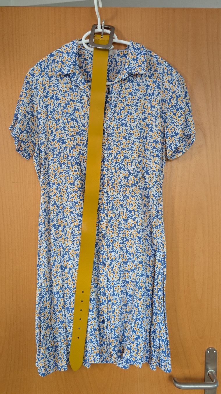 Kleider: Sommerliches Blümchenkleid mit Gürtel - Grösse S – Gebraucht aus Birrwil von dan_jdw7 1