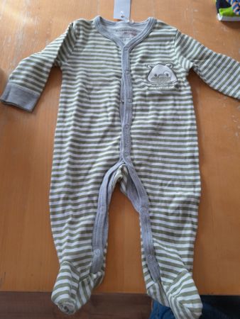 Babypijama/ Einteiler Grösse 62/68