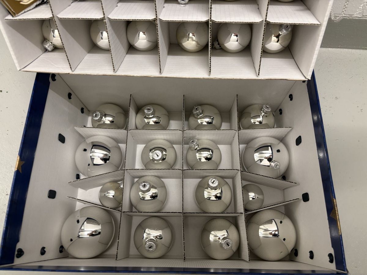 Tutte le decorazioni: Weihnachtsbaumkugeln Silber – Nuovo (secondo la descrizione) da Dietikon venduto da sue_qzb6 1