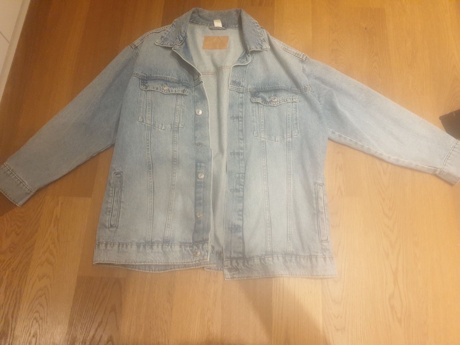 H&M Jacken: Jeansjacke – Gebraucht aus Hinwil von tan_ry6s 1