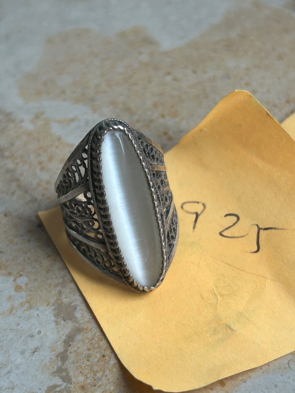 Anelli: Vintage Ring mit Mondstein, 925er Silber, filigran – Usato da Basel venduto da bellespirit 1