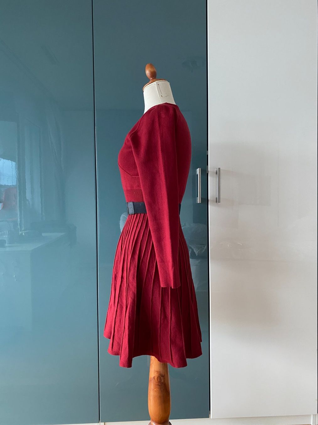 Vestiti: Dunkelrotes Strickkleid Größe M – Usato da Dübendorf venduto da Levintreyer 2