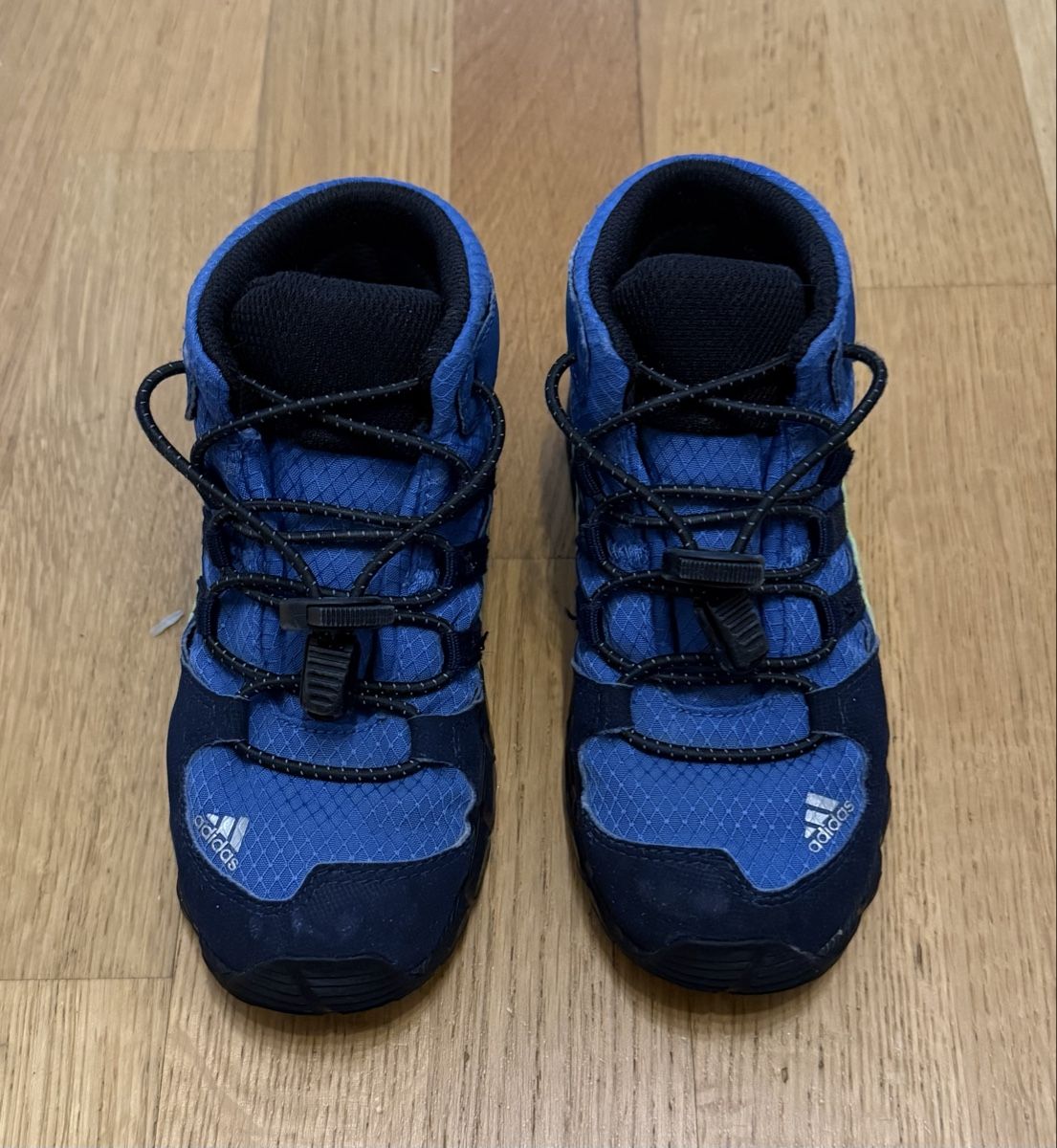 Adidas Schuhe für Jungen: Adidas Terrex Goretex- und Salomon Trekkingschuhe – Gebraucht aus Pfäffikon SZ von dom_6zfl