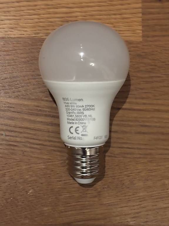 Lampes: 2 x PHILIPS HUE LED Birnen E27 White – D'occasion à Pfungen par nicky79 1