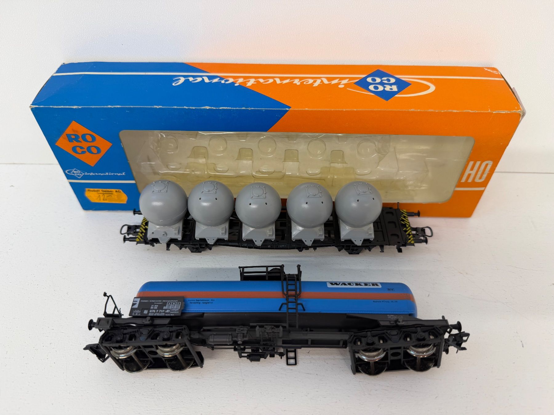 Roco Modellini di ferrovie: 2er Set Roco  4338 & 4354 GüterwagenSet DB – Usato da Büsserach venduto da ModellbahnDepot