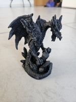 Drachenfigur mit zwei Köpfen